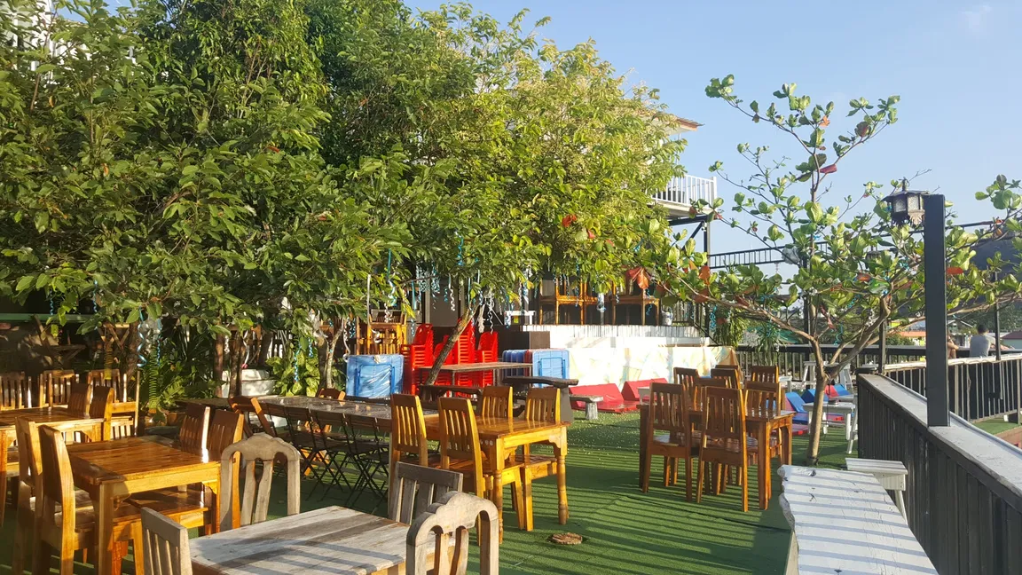 Sunflower Beach Bar