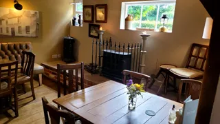 The Hoddington Arms