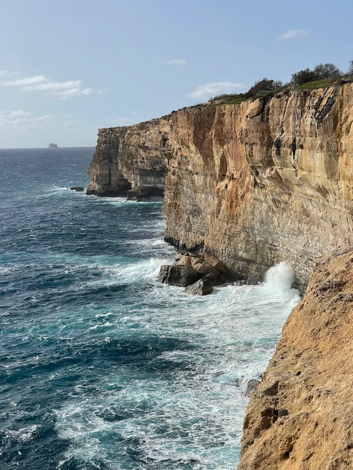 Path to Għar ir-Riħ