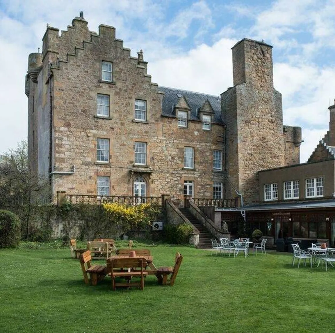 Dornoch Castle Whisky Bar & Dining. Takeaway Pizza!