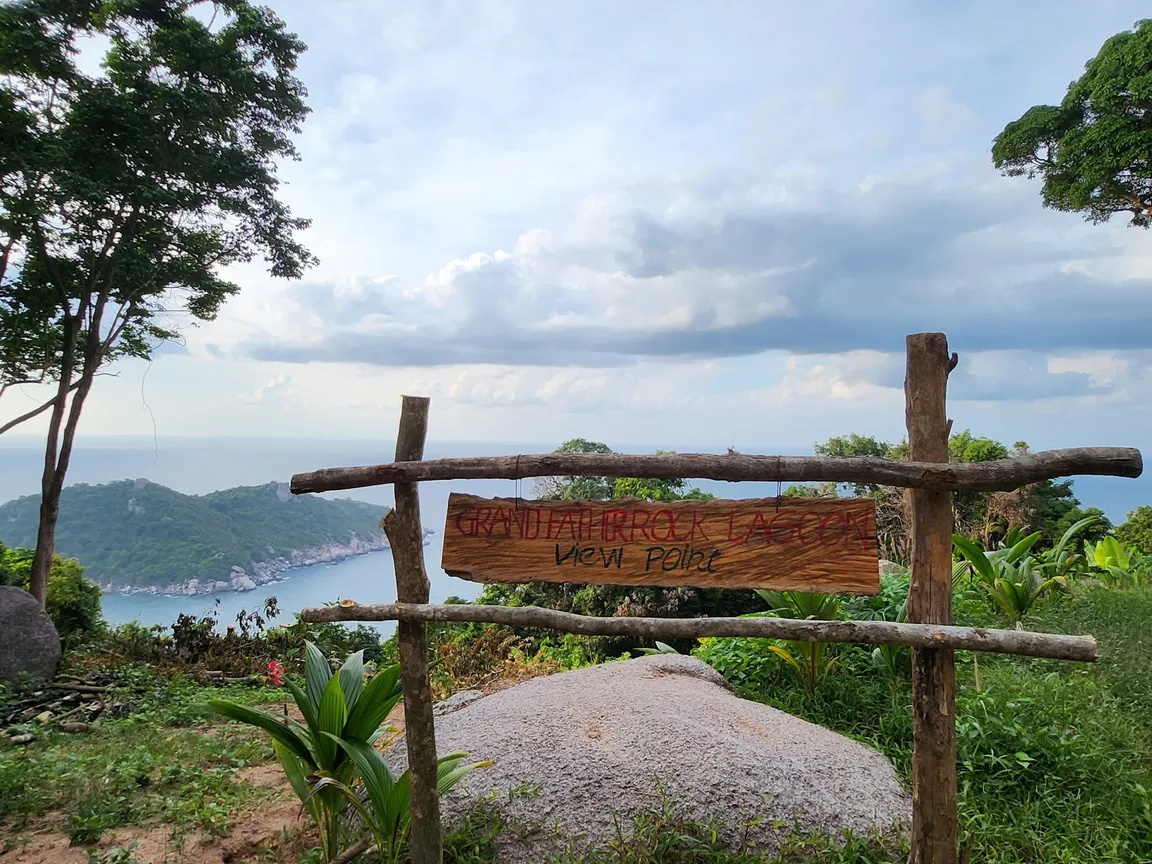 Grandfather Rock Lagoon Viewpoint