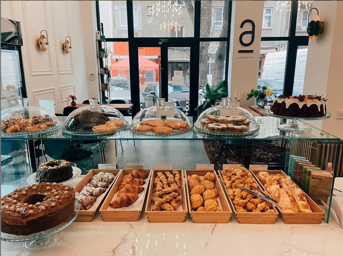 Altruist - Urban Coffee Shop & Bakery