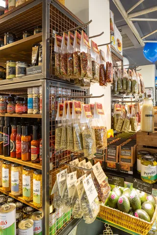 Valentina Deli & Wines - East Sheen