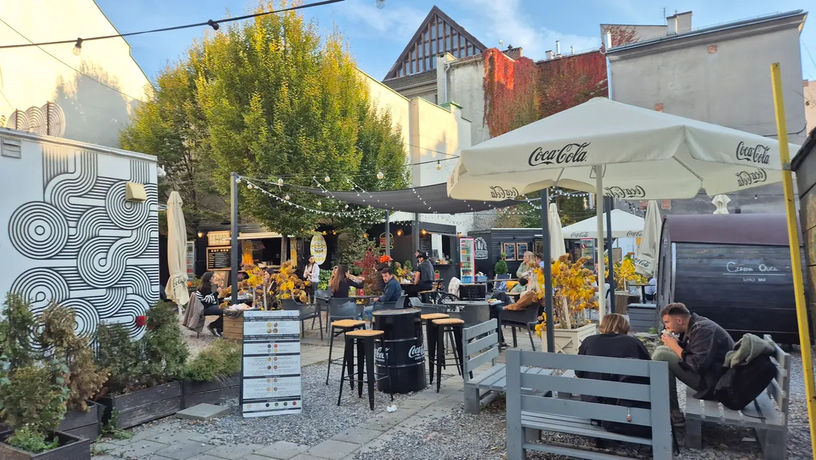 Plac Izaaka - Food Truck market