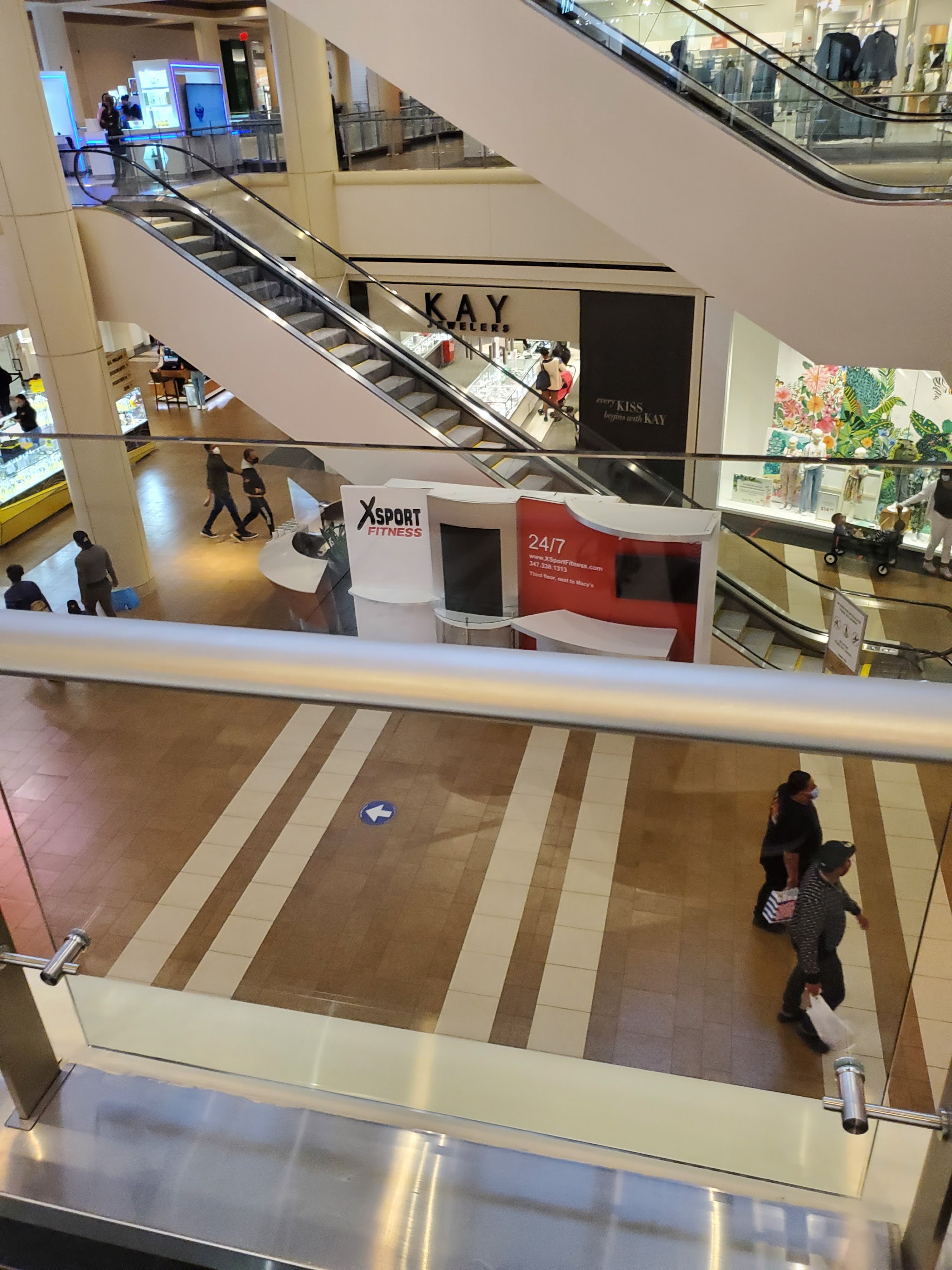 The Mall at Bay Plaza Hopsa