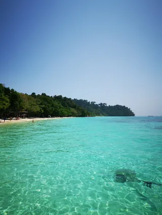 Koh Rok Yai Beach