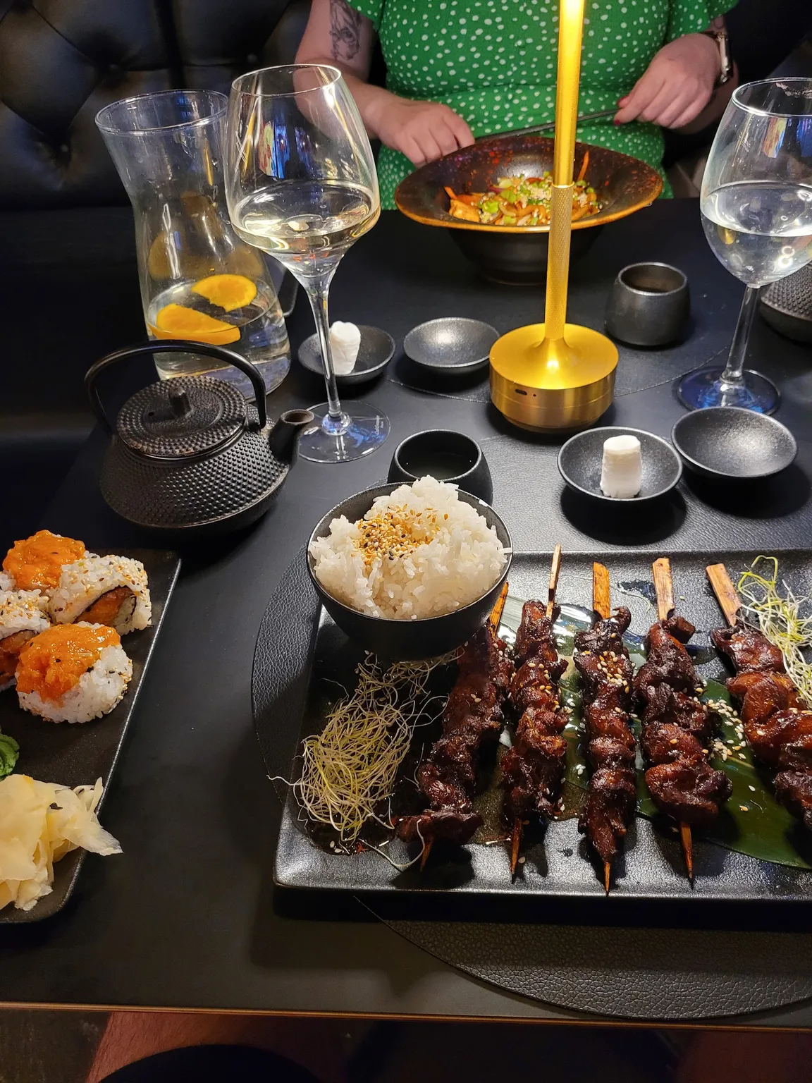 Drzewo Wiśni - Sushi and Asian Restaurant