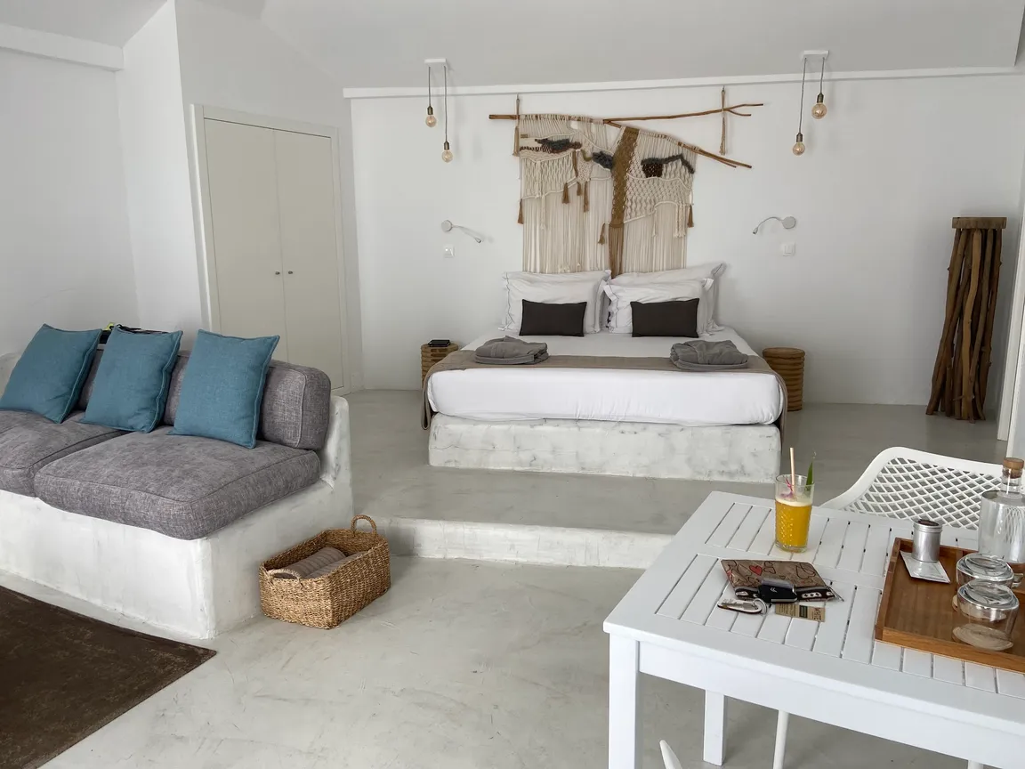 White Exclusive Suites & Villas
