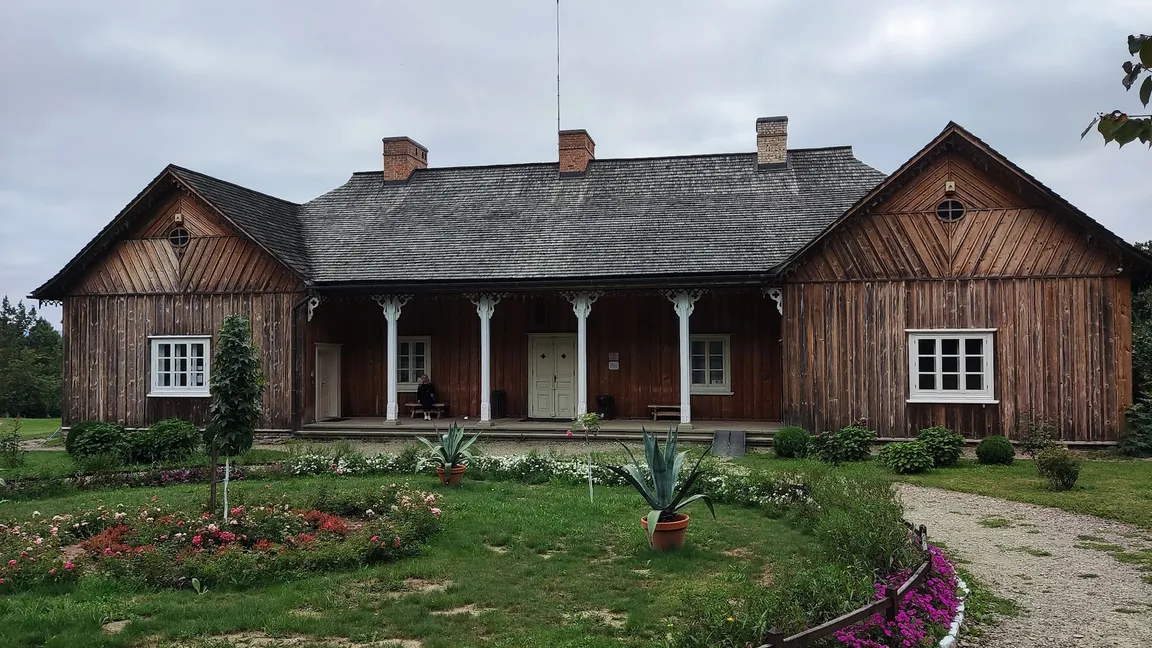 Dwór ze Święcan