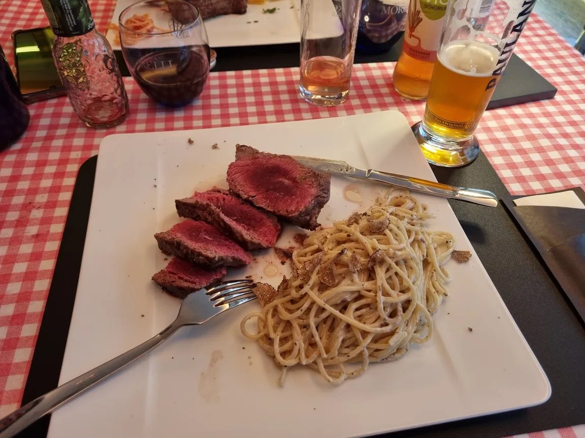 Vinothek-Trattoria Pavia