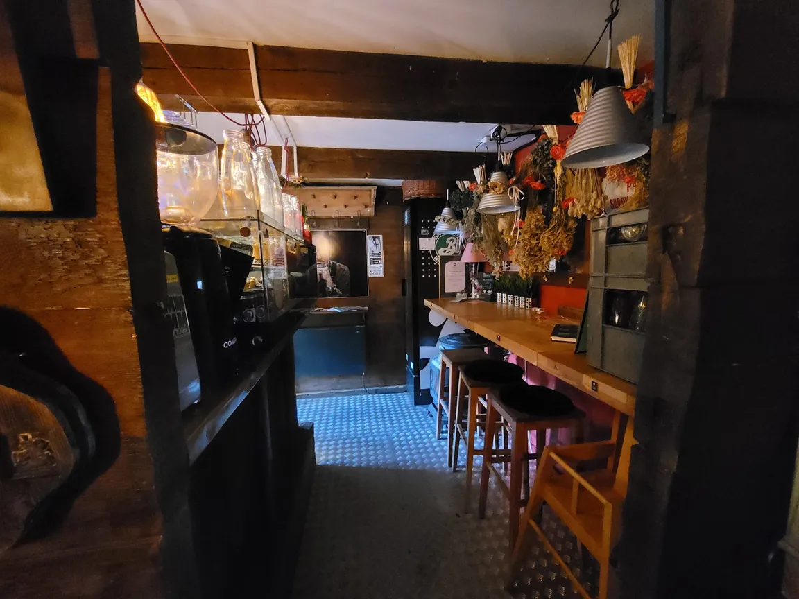 JATKI_Trzeci Księżyc FOOD & DRINKS MUSIC BAR
