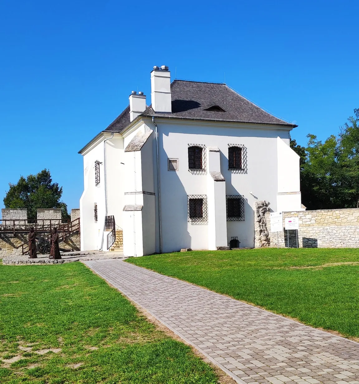 Ruiny zamku królewskiego