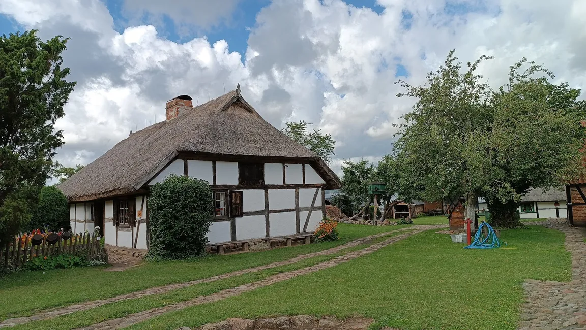 Muzeum Ziemi Puckiej im. Floriana Ceynowy- Skansen "Zagroda Gburska i Rybacka w Nadolu"