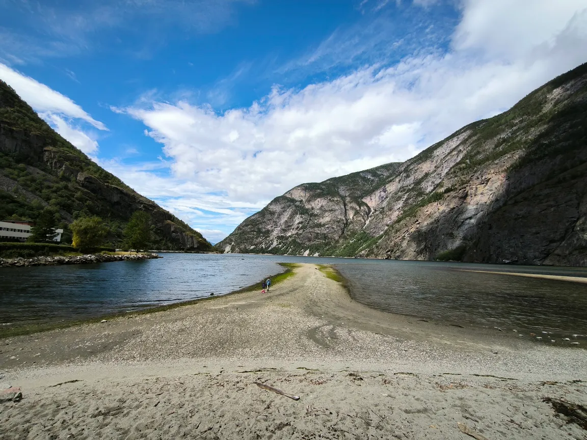 Aurlandsfjellet scenic route (north entry Lærdalsøyri)