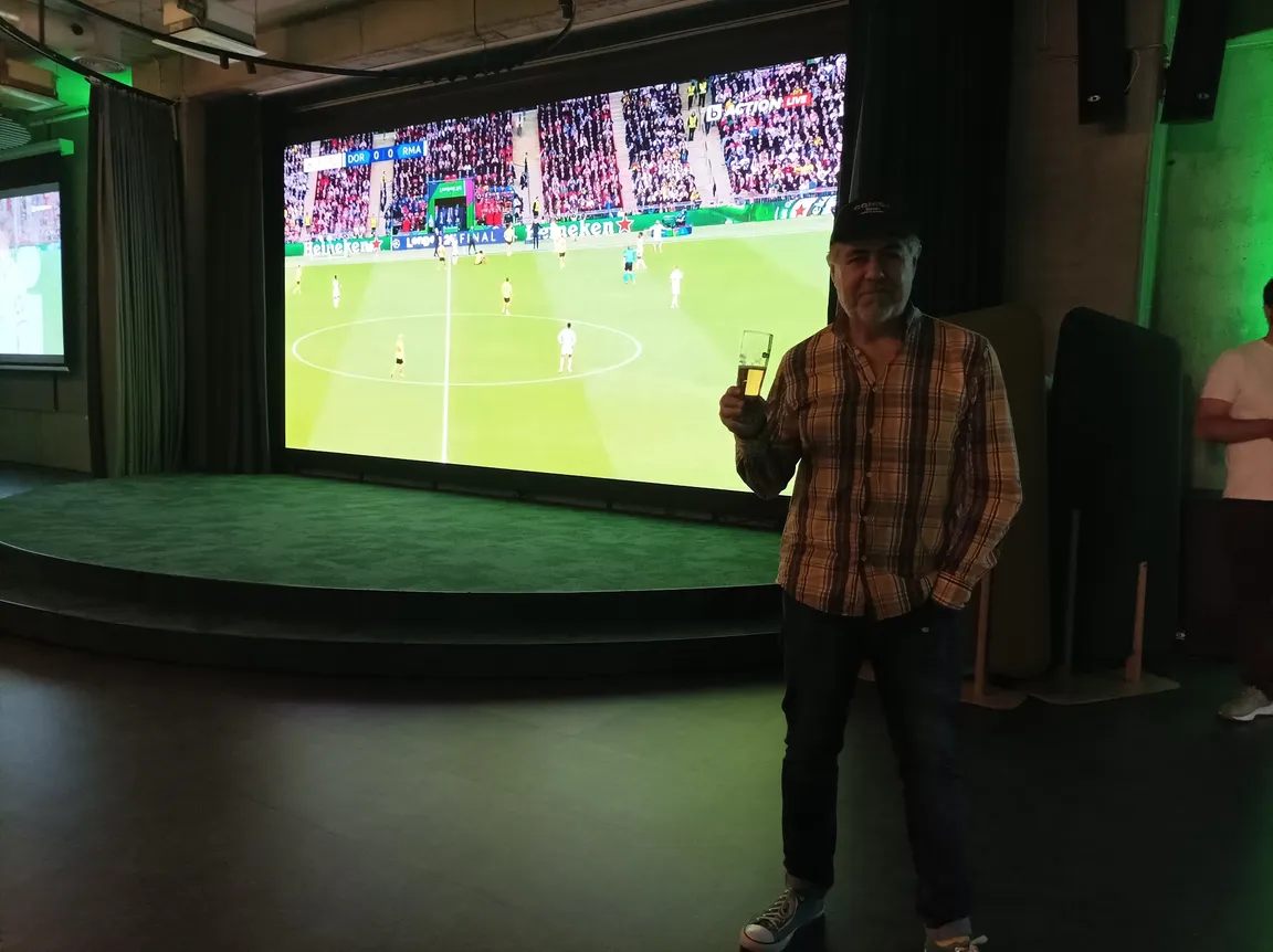 Planet Schwarz Tech Theater