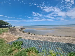 Beachmere Offleash Dog Beach