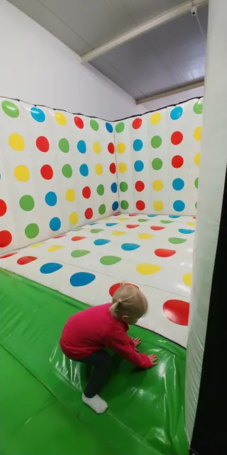 PARK ROZRYWKI DZIECIĘCEJ - HIPIHOP