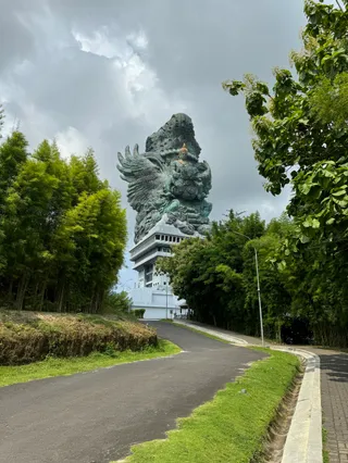 Patung Garuda Wisnu Kencana
