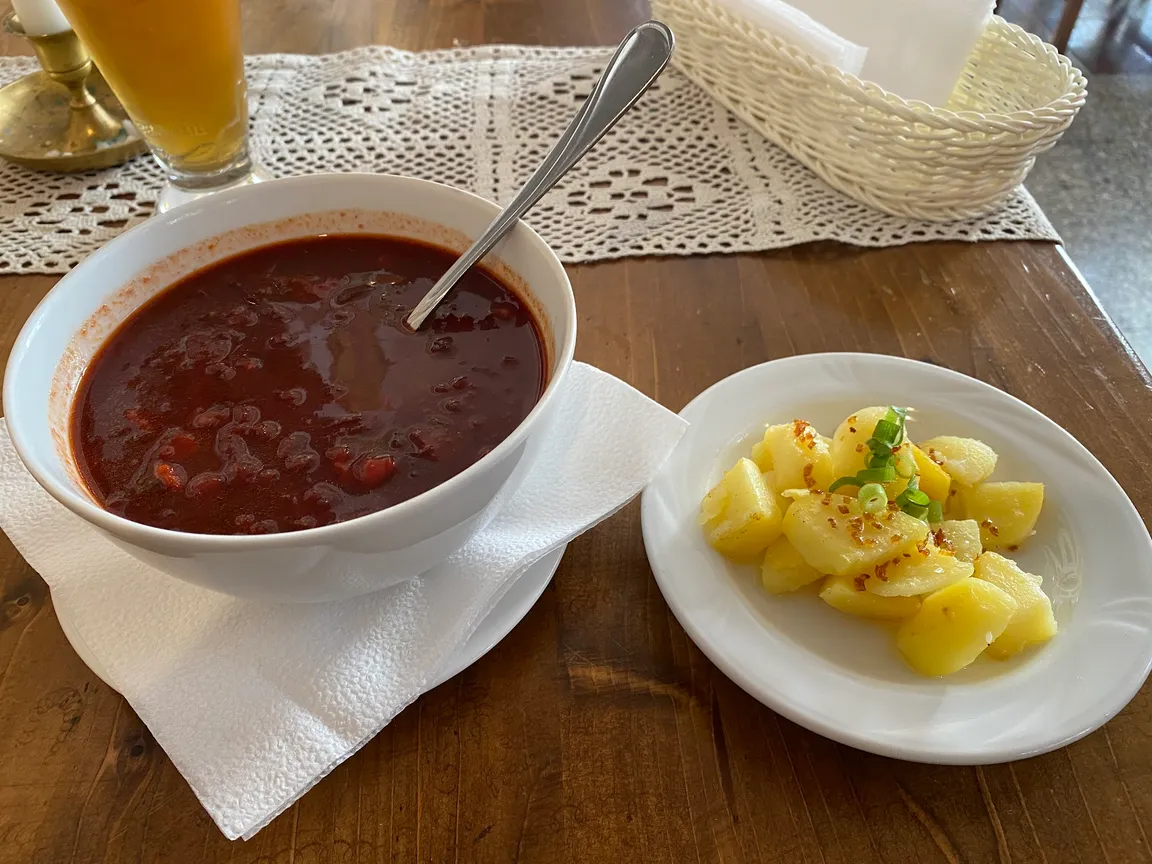 Pod przykrywką