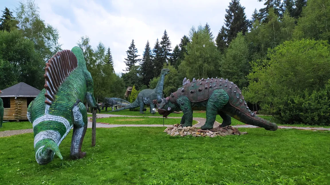 Park Dinozaurów/ Karłów