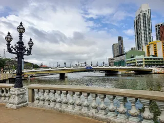 Jones Bridge Esplanade