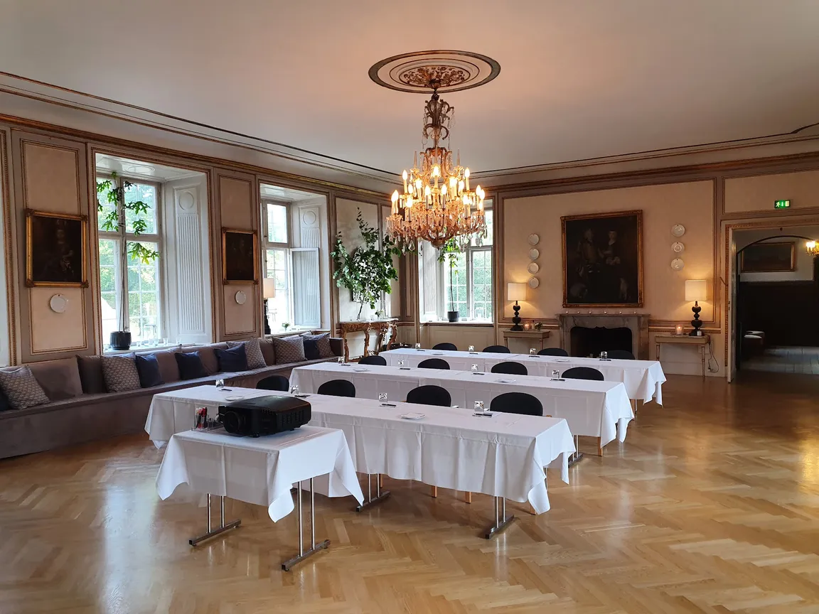 Holckenhavn Castle
