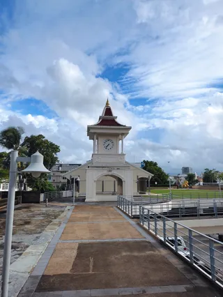 Hai Leng Ong Statue (Golden Dragon Monument)