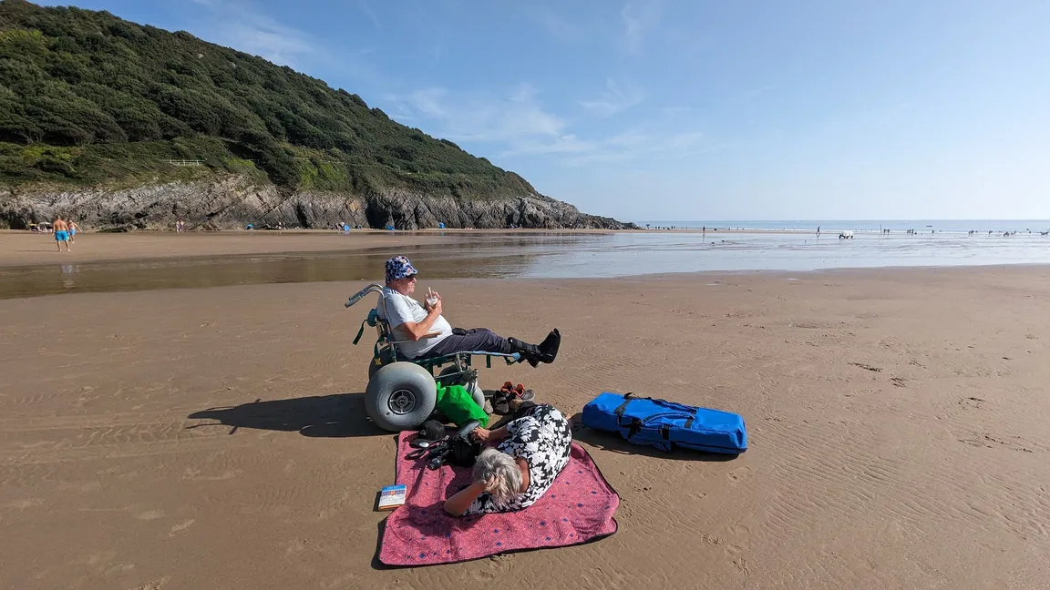 Gower Surfing - Caswell Bay Beach