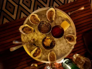 L & E Oyster Bar