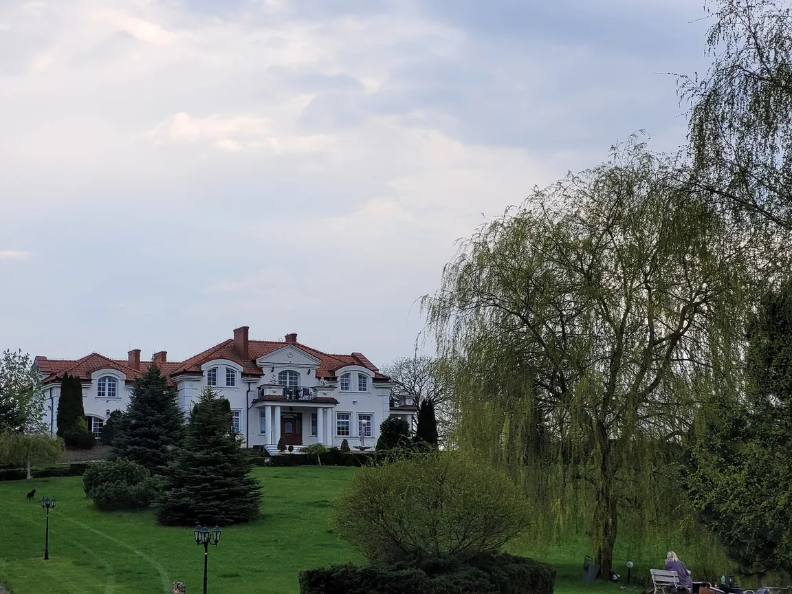 DWOREK „BŁĘKITNY ANIOŁ”