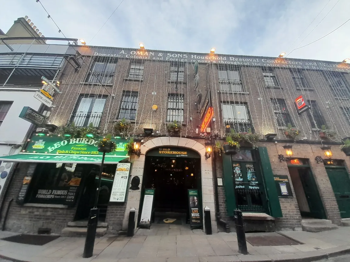 The Old Storehouse Bar and Restaurant