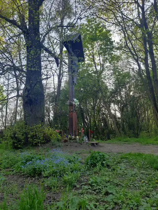 Zabytkowy krzyż przedwojenny