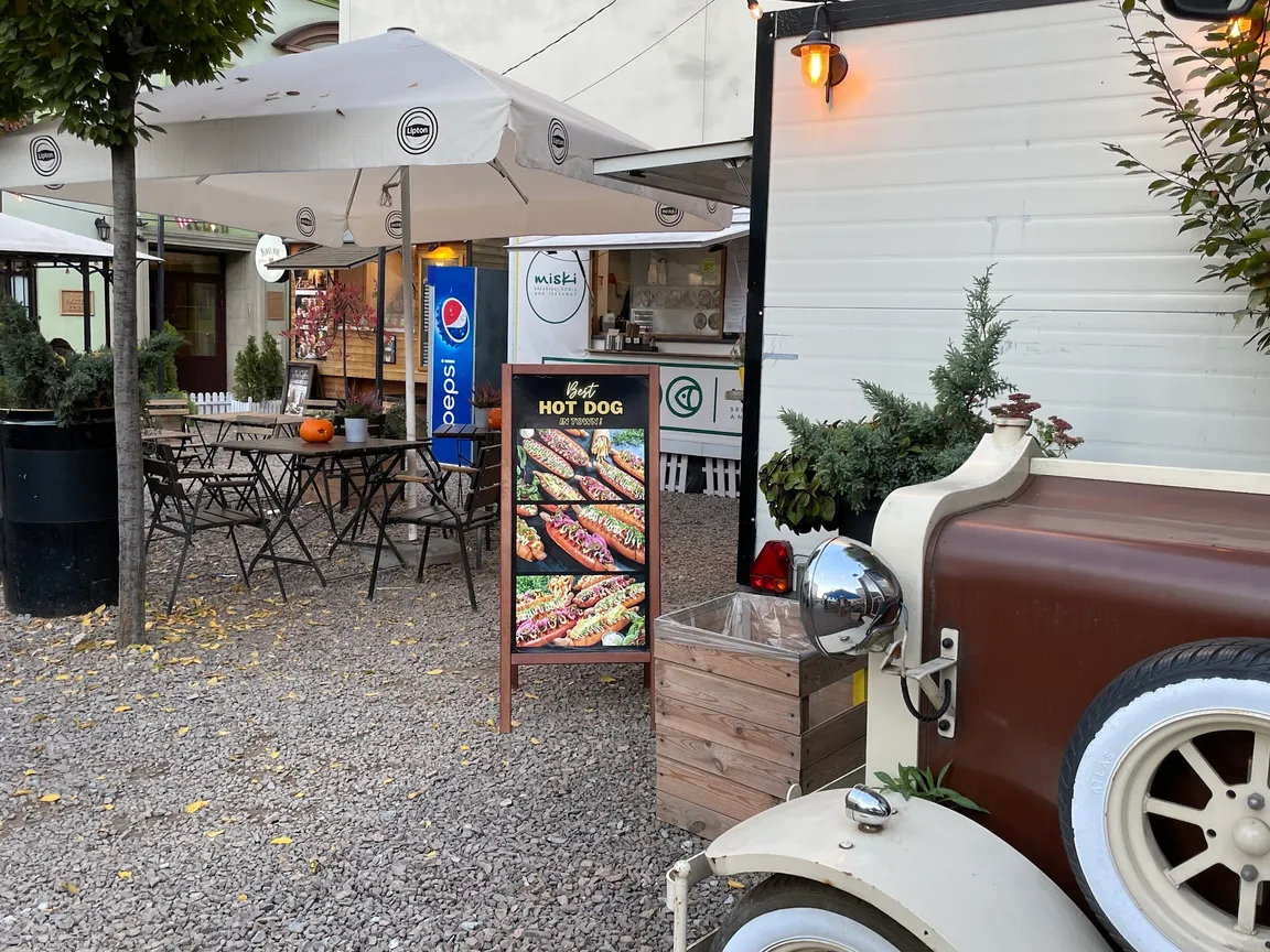 Plac Izaaka - Food Truck market