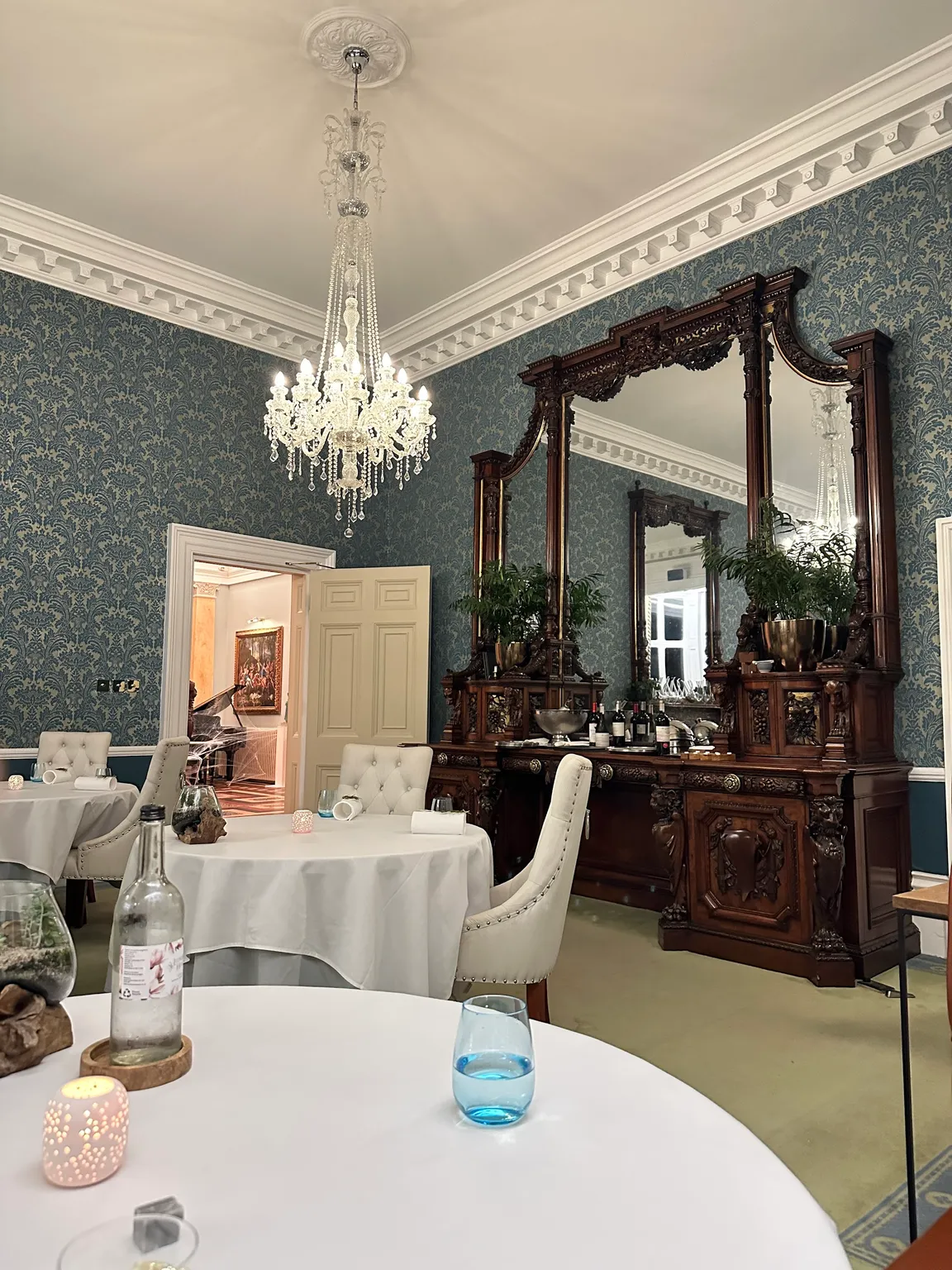 Restaurant Interlude