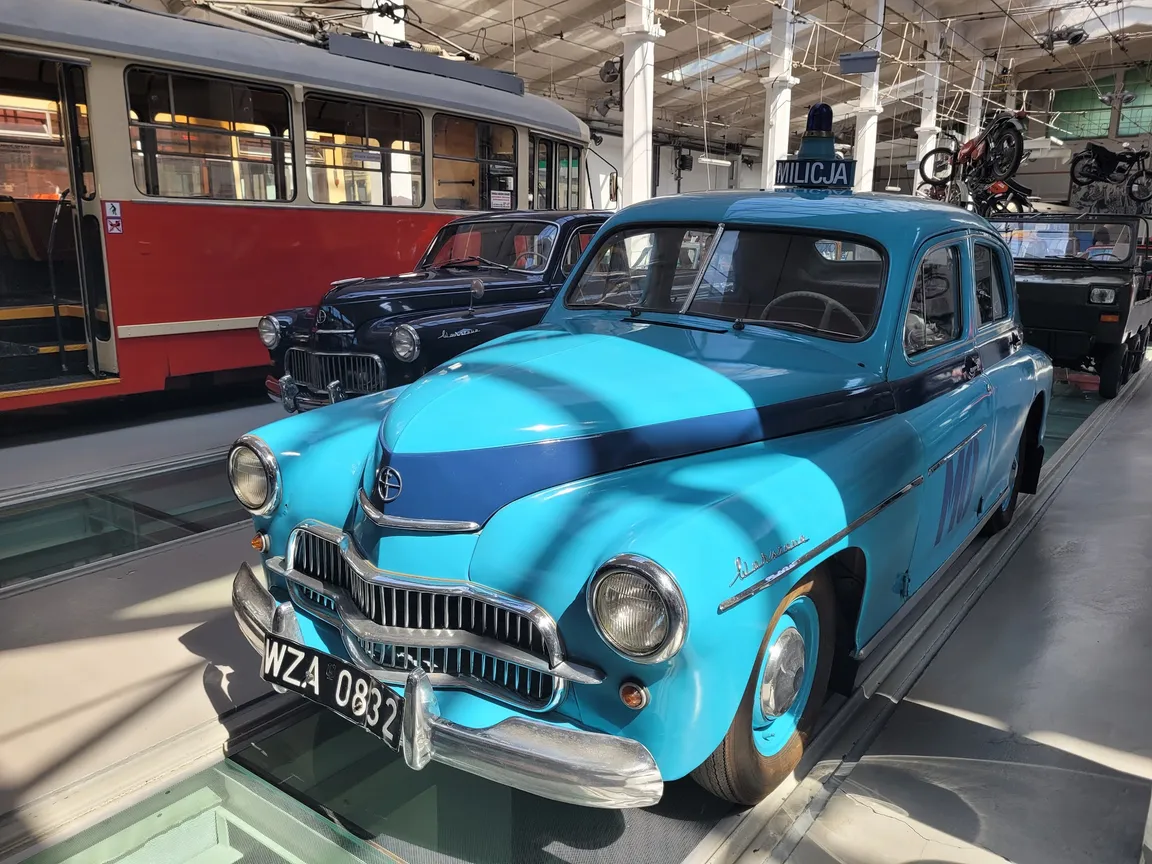 Muzeum Techniki i Komunikacji - Zajezdnia Sztuki w Szczecinie