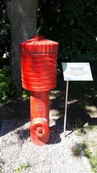 Zabytkowy hydrant przeciwpożarowy