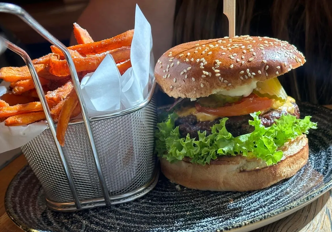 Moo Moo Steak & Burger Club