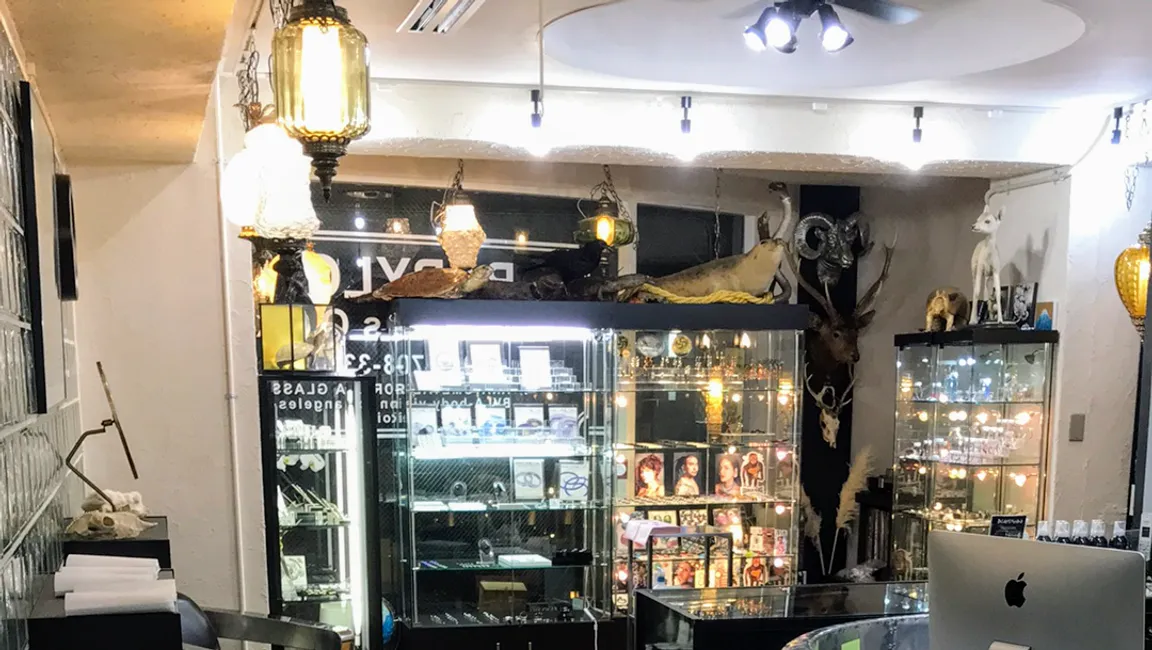 BABYLON Body Arts Osaka [Don't Walk In! without reservation even only buy a jewelry, or just Question]