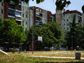 Crno Beli Park Basketball Hoop