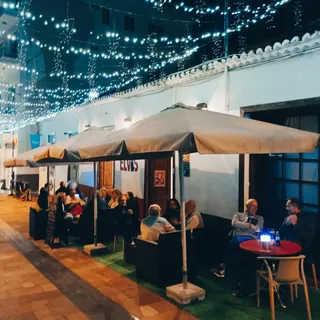 Elvis Bar