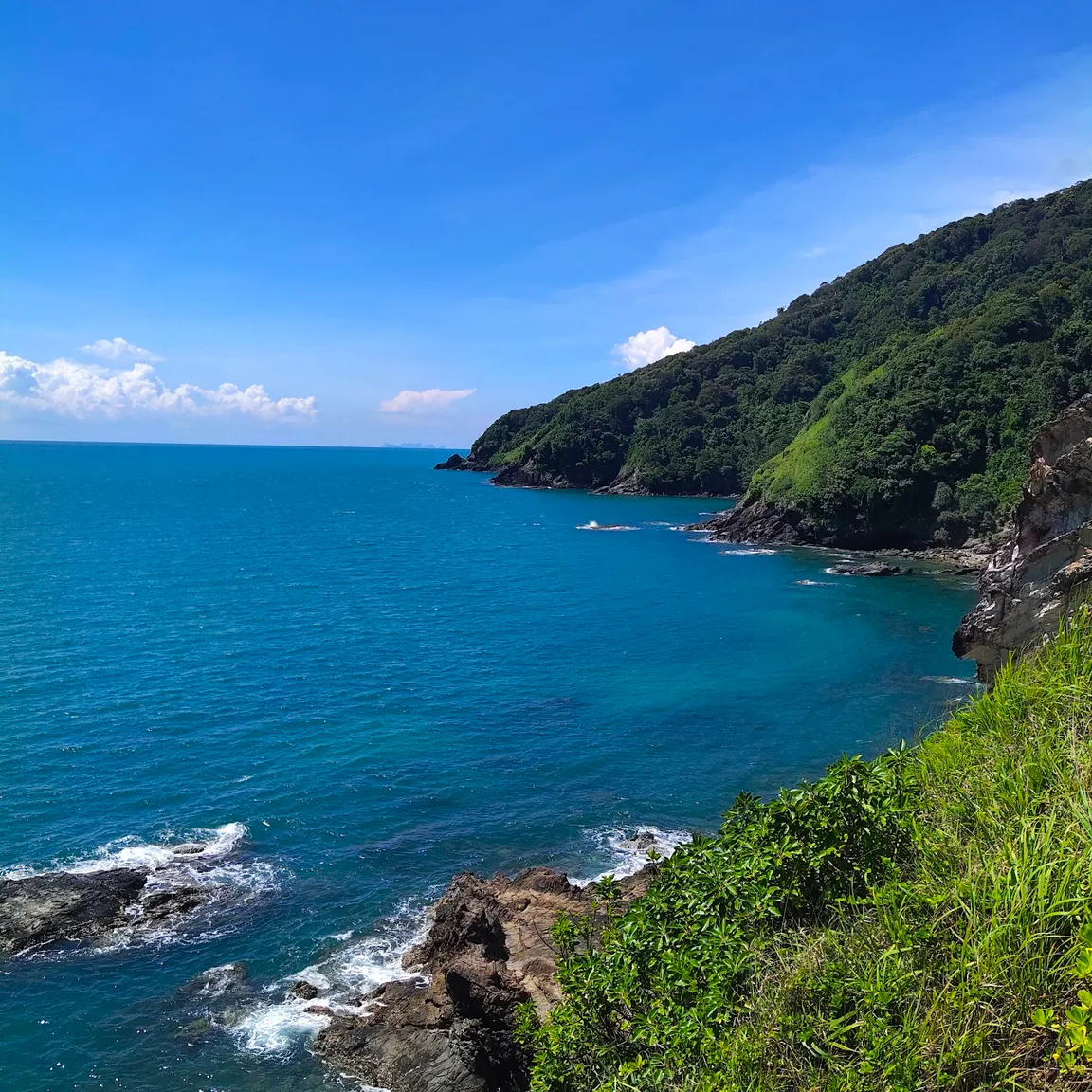 Lighthouse Koh Lanta, waterfall Bay
