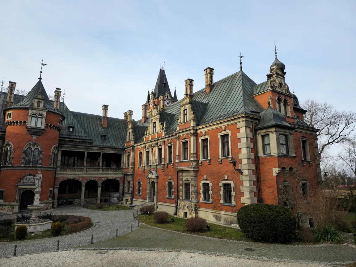 Pałac w Pławniowicach