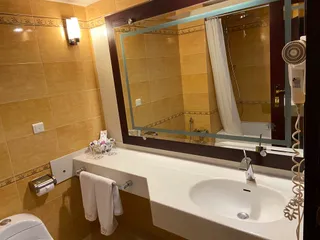 Shiraz Grand Hotel