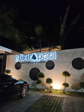 Elixir Pool Restaurant & Lounge