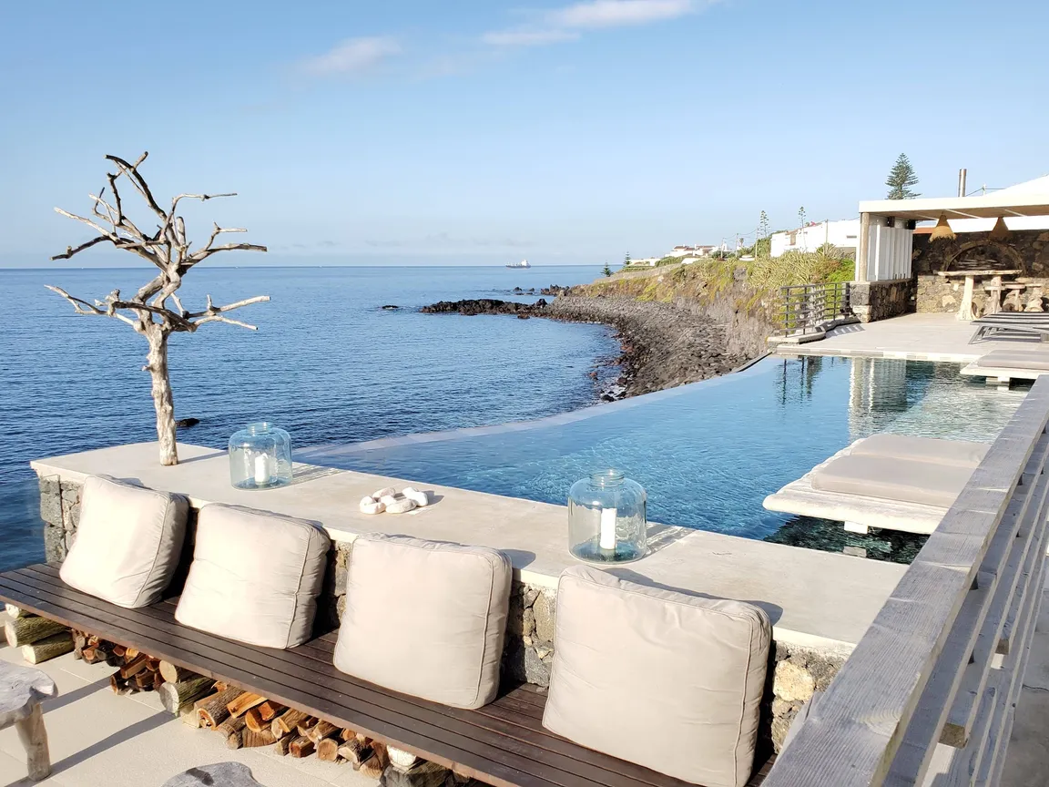 White Exclusive Suites & Villas