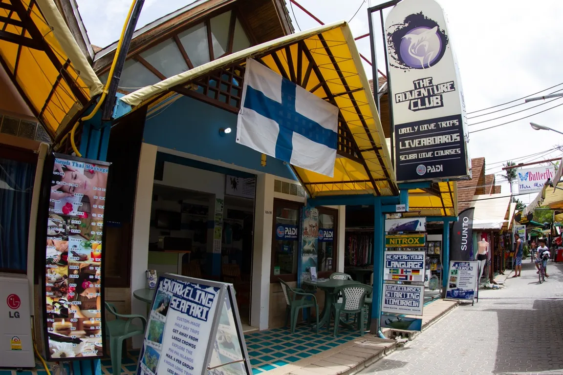 The Adventure Club - Scuba Diving Phi Phi Island