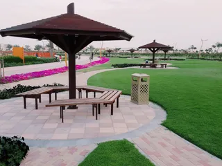 Al Khawaneej Pond Park