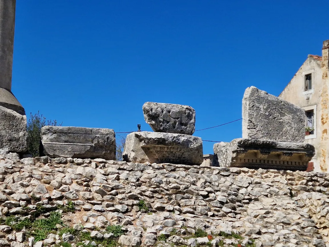 Roman Temple (Rimski Hram)