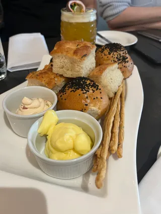 Signatures Restaurant