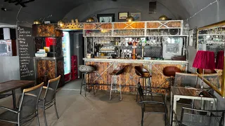 GARAŻ | Whisky & Bar
